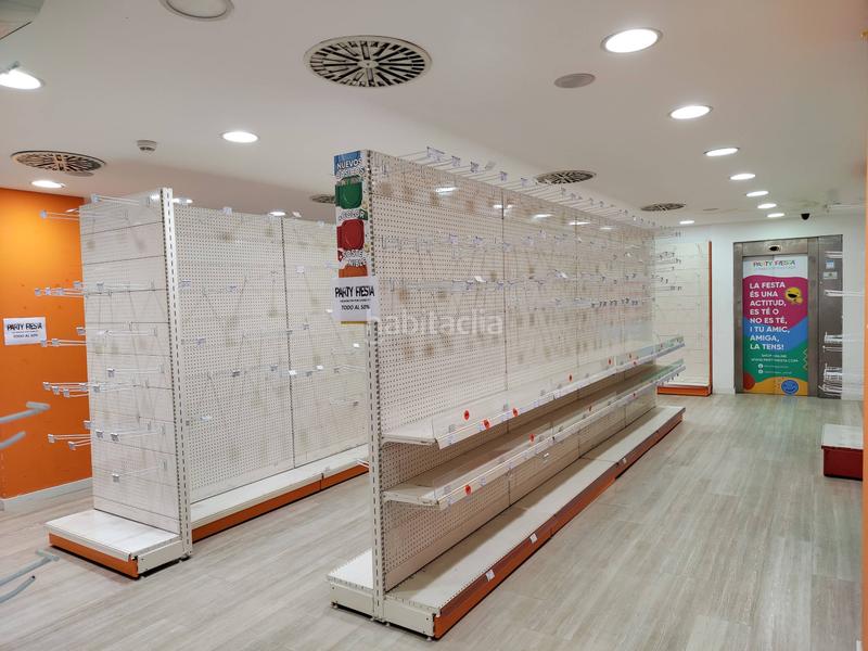 Foto e3160a92-ff66-4663-82cd-4cab35c49da4. Lloguer local comercial a carrer gavatxons a Barri del Centre Terrassa