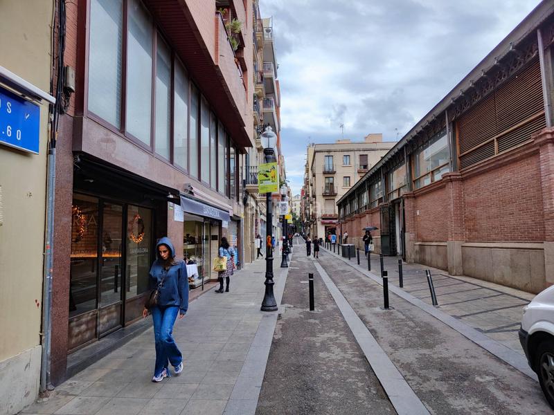 Foto 49ce7f20-c458-4dd8-80bc-8497b68151bc. Local comercial en gal.la placidia 16 local en pl. galla placídia, 16, en Barcelona