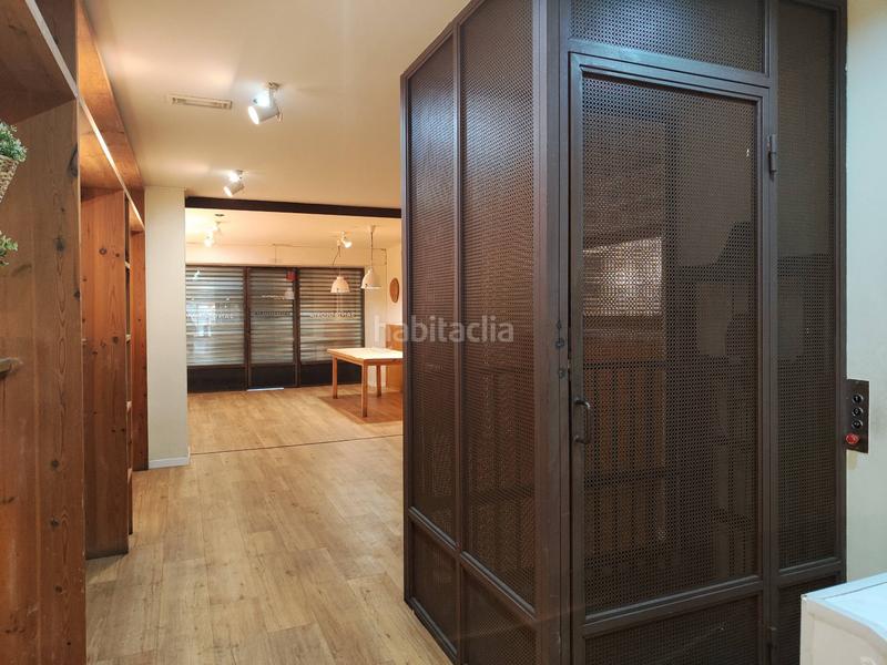 Foto e159960c-f7cb-4bfe-a04d-fbccd9b34277. Local comercial en gal.la placidia 16 local en pl. galla placídia, 16, en Barcelona