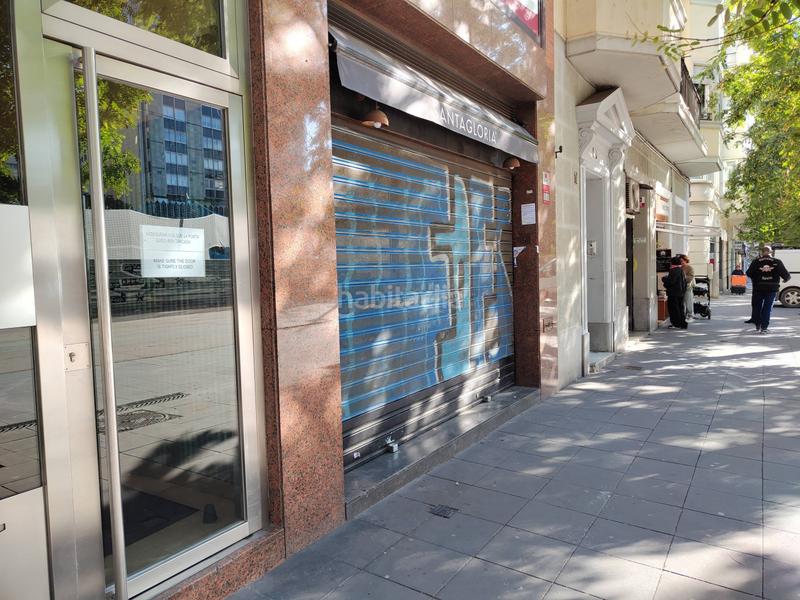 Foto e4ff910f-2e80-4900-8f0a-f7419d9becc0. Local comercial en gal.la placidia 16 local en pl. galla placídia, 16, en Barcelona