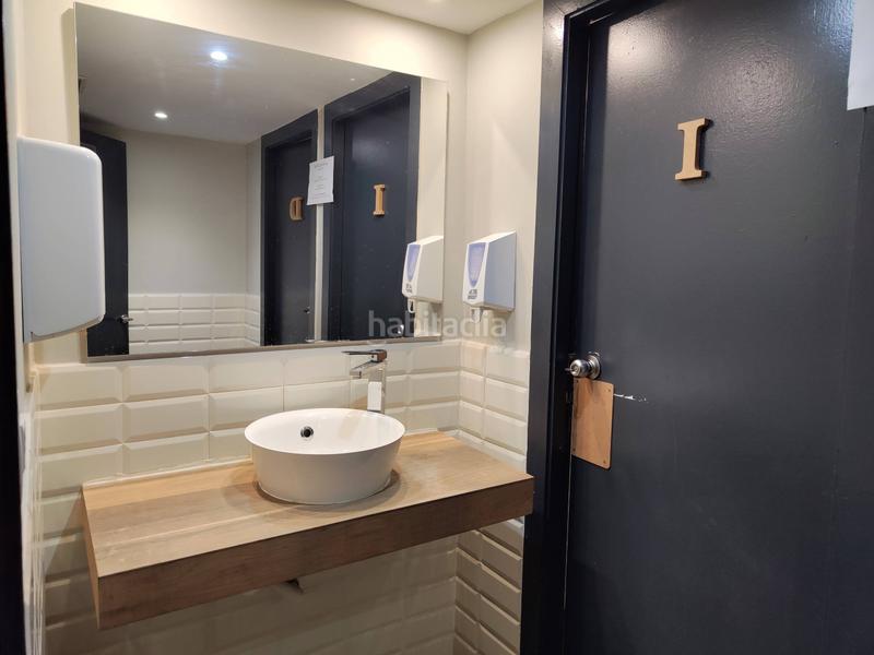 Foto e817e9b4-b87f-476c-9ddf-c19303bd99c7. Local comercial en gal.la placidia 16 local en pl. galla placídia, 16, en Barcelona