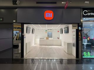 Lloguer Local Comercial a Sector baricentro. Local en c.c. baricentro