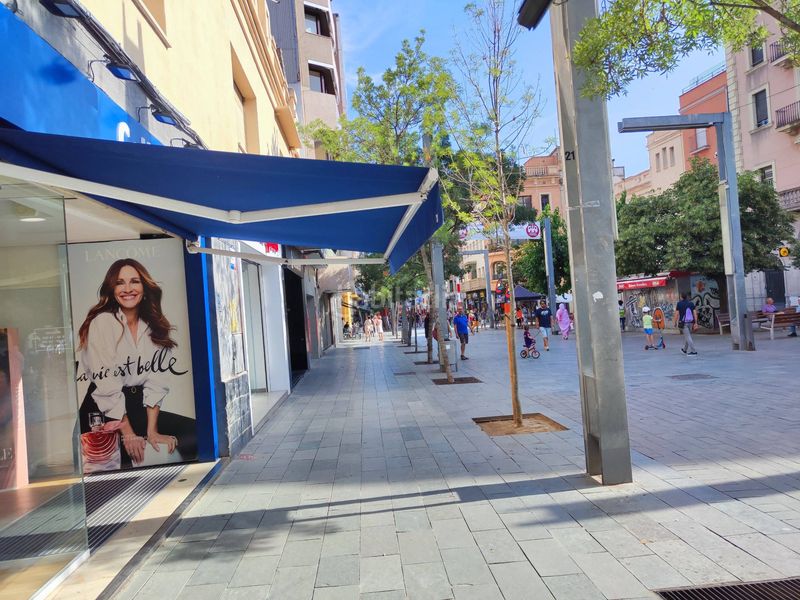 Foto 6d77af2d-5309-4e4a-ba90-3ac3b07fc3df. Alquiler local comercial en maluquer i salvador 24 local en c anselm clavé, en Granollers