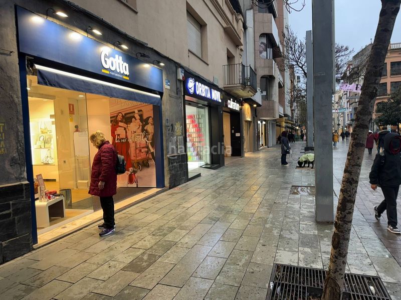 Foto be9770f9-6832-4ae2-9c0a-c3c67a60620b. Alquiler local comercial en maluquer i salvador 24 local en c anselm clavé, en Granollers