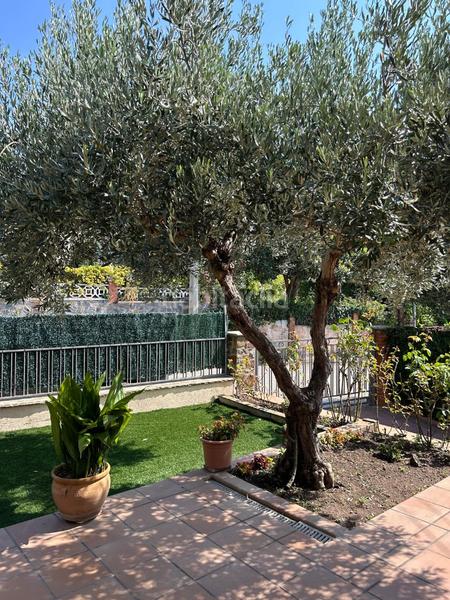 Foto f0489cc8-4b3b-41b3-8157-ea1acc946c19. House with pool in Bigues i Riells del Fai