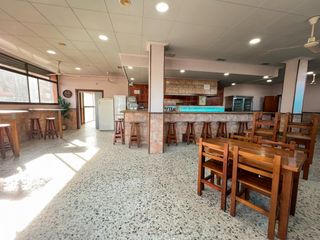 Business premise in De cervantes 79. Restaurante con licencia de actividad vigente y salida de humos
