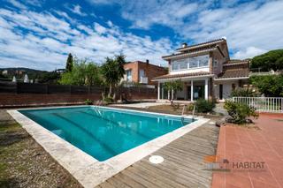 Maison à Vilassar de Dalt. Casa con piscina en vilassar de dalt  la cisa