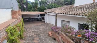 Xalet a Cabrils. Chalet con pisicina y vistas al mar en cabrils