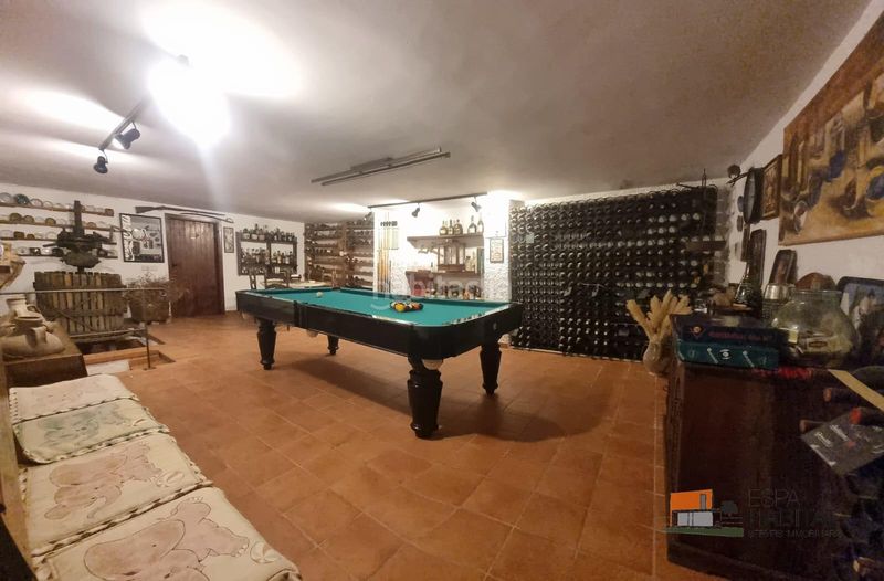Foto afca1a5c-818b-4355-9bb8-442102237176. Xalet amb calefacció aparcament piscina a Cabrils