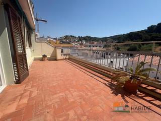 Appartement dans Arenys de Munt. Piso alto con gran terraza en arenys de munt