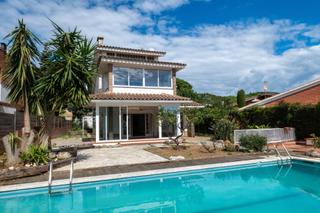 Maison à Vilassar de Dalt. Casa en venta con piscina en vilassar de dalt  la cisa