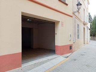 Miete Geschäftsraum in Premià de Dalt. Local comercial en alquiler en el centro de premià de dalt