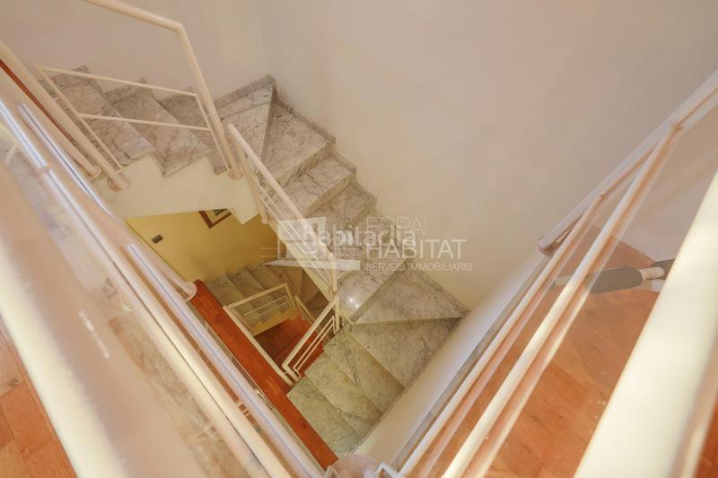 Foto 0063f833-e6a1-46cd-a261-e3b815dfbddf. Casa adosada  con piscina comunitaria zona barri de l àngel en Molins de Rei