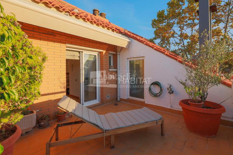 Foto 20a571f7-e6b0-46f3-bccb-09b52c86faf8. Casa adosada  con piscina comunitaria zona barri de l àngel en Molins de Rei