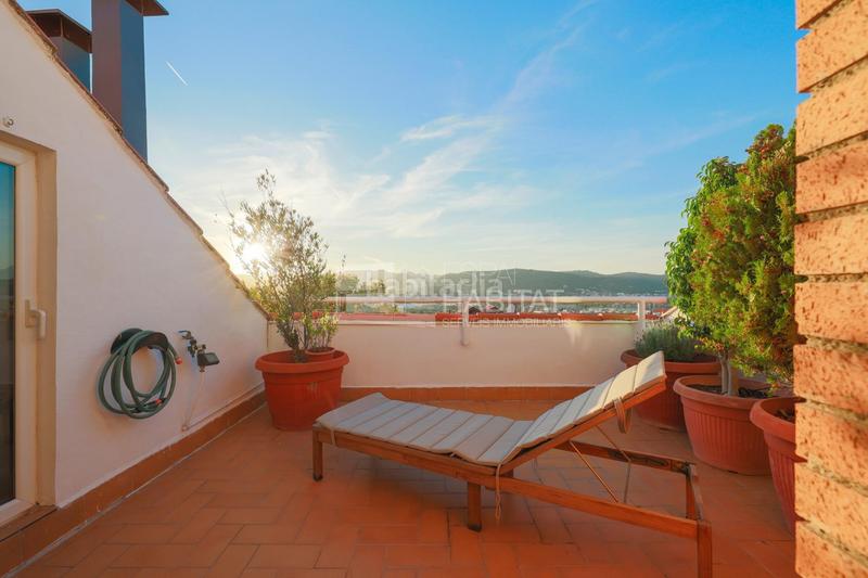 Foto 73e628ff-30a1-40f2-a952-2e1740aadaa6. Casa adosada  con piscina comunitaria zona barri de l àngel en Molins de Rei