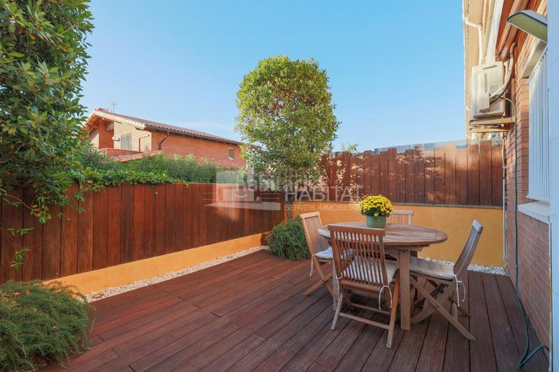 Foto 99729c4d-984c-4551-a954-f1441b980e2d. Casa adosada  con piscina comunitaria zona barri de l àngel en Molins de Rei