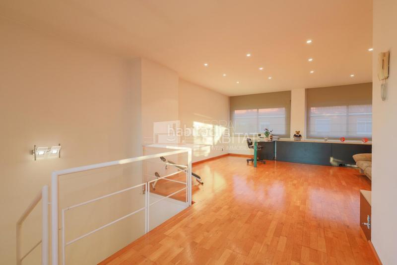 Foto c8a2a849-3d46-419c-943f-81a02dc54424. Casa adosada  con piscina comunitaria zona barri de l àngel en Molins de Rei