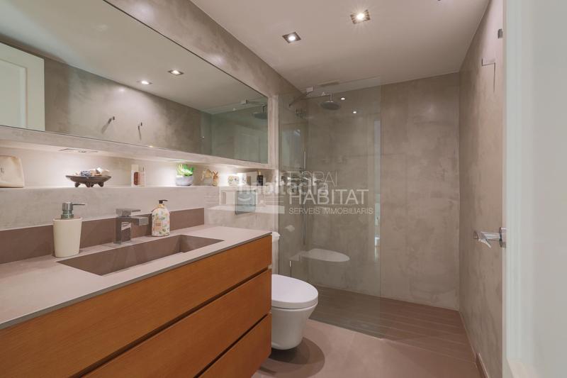 Foto cad305f0-f12a-4eb8-94ef-f3f0787ec667. Casa adosada  con piscina comunitaria zona barri de l àngel en Molins de Rei