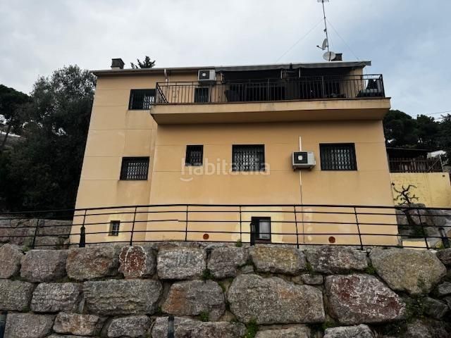 Foto 39ed3e43-46c1-4743-a992-0f25afcf54ea. Casa amb calefacció aparcament piscina a Sant Cebrià de Vallalta