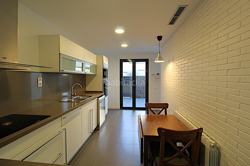 Foto 02fa61b7-6b96-43c0-8152-d53446c51a69. Casa espectacular casa en urb.Vallveric, tu paraíso espera en Mataró