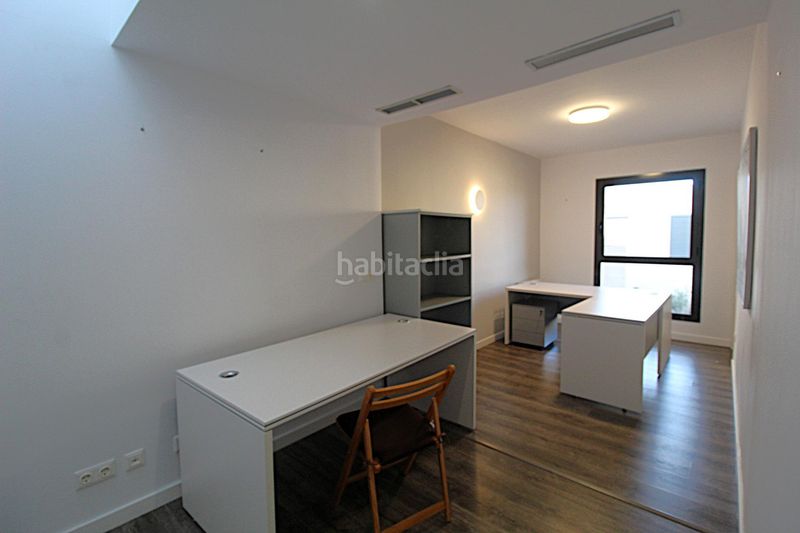 Foto a11768cc-1743-42f6-8a30-94d07790ca98. Casa amb aparcament piscina a Vallveric Mataró