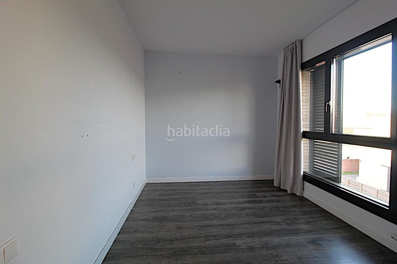Foto fd881541-ec09-40d4-a631-7bf1e421d270. Casa amb aparcament piscina a Vallveric Mataró