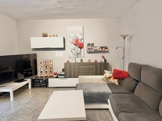 Appartement à Zona Alta. Piso en premia de mar  zona gran via