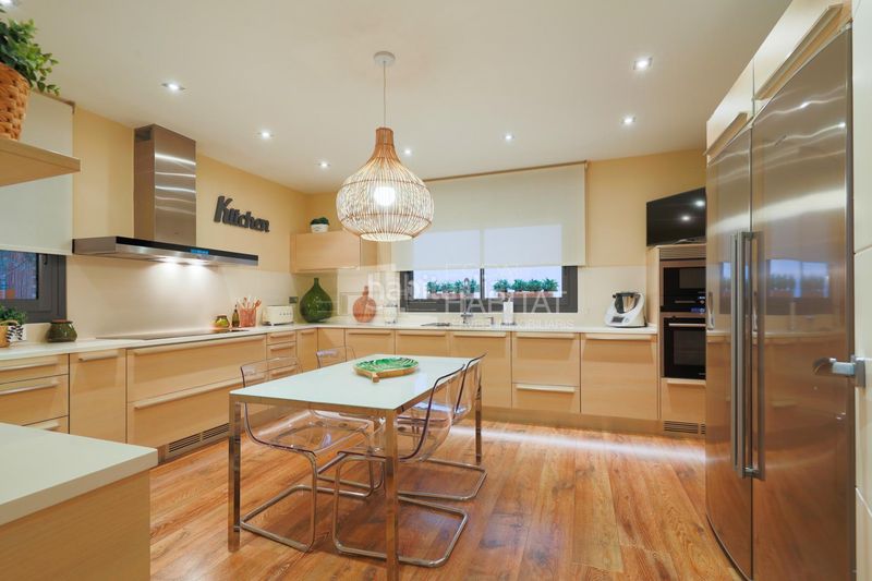 Foto b4077260-3894-4c60-b980-8bd38130eaa8. Xalet amb aparcament piscina a Vilassar de Dalt