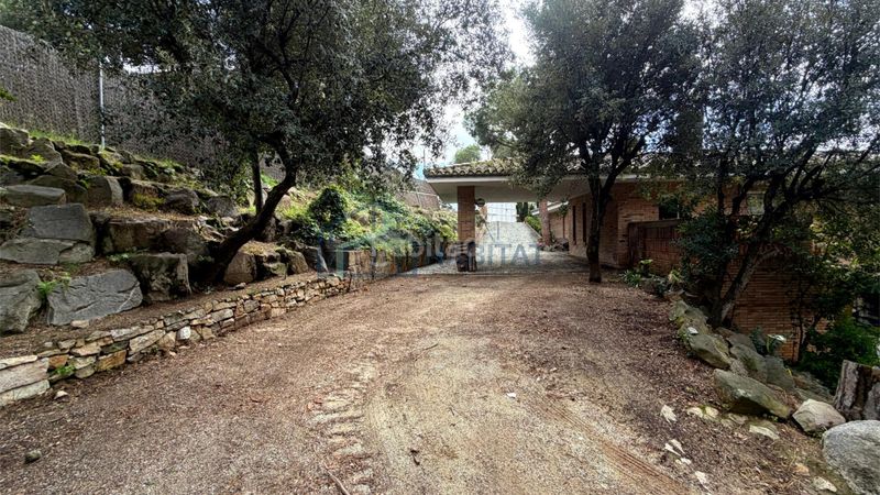 Foto 471a5d1c-dd6a-4613-9efd-7f0a2469f2f3. Xalet amb calefacció aparcament a Cabrils