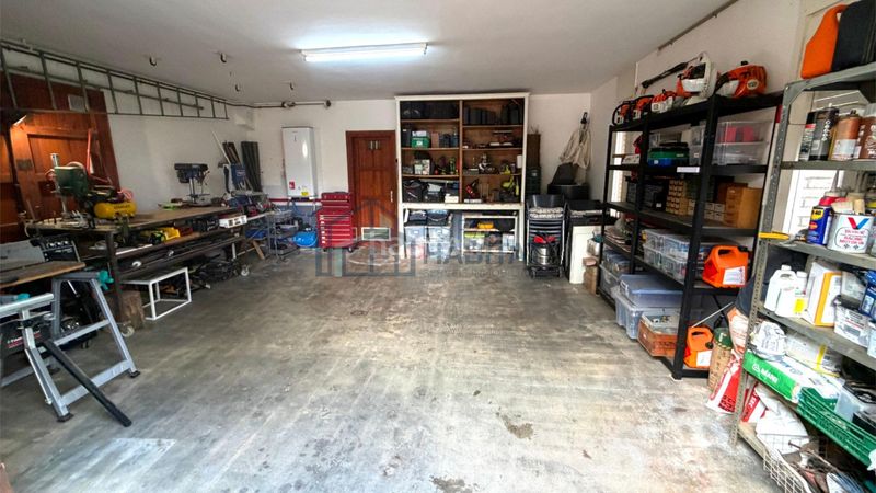 Foto 8a77c87f-8021-4f76-8051-d8590e5f91a9. Xalet amb calefacció aparcament a Cabrils