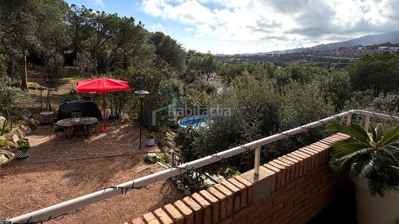 Foto b36c326b-eb8f-43af-ba30-7aeefd45c126. Xalet amb calefacció aparcament a Cabrils