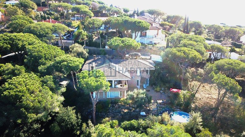 Foto f2cf5a73-2ea5-408a-b0ef-aa460050b6d4. Xalet amb calefacció aparcament a Cabrils