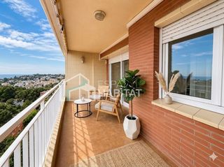 Appartement à Alella. Gran piso con vistas al mar en alella  zona centro