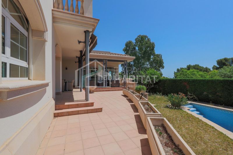 Foto 4a22f342-9c59-4d9e-872f-a897cc08732a. Casa amb calefacció aparcament piscina a Vilassar de Dalt