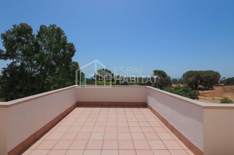 Foto a2e42f06-0645-4b4a-aea1-82b1c487f79e. Casa amb calefacció aparcament piscina a Vilassar de Dalt