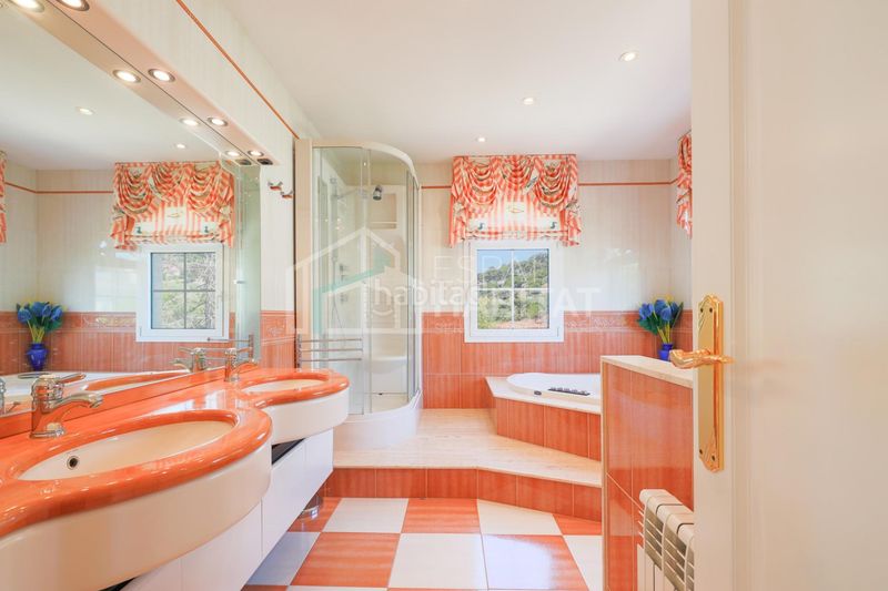 Foto a41dc8e2-d204-4338-8768-4e62c921e0dd. Casa amb calefacció aparcament piscina a Vilassar de Dalt