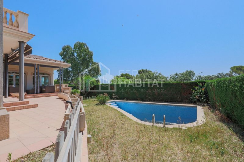 Foto aba5e567-78b7-4a38-a1eb-751b2760b4c6. Casa amb calefacció aparcament piscina a Vilassar de Dalt