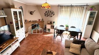 Maison à Vilassar de Dalt. Encantadora casa tríplex con garaje en vilassar de dalt con terr