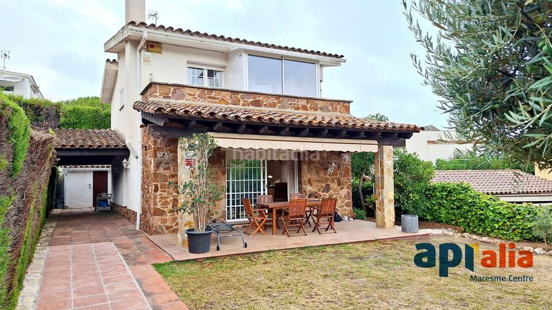 Foto ff556cbc-9e35-455f-bbe5-a86c0a8d0a1b. Casa amb calefacció aparcament a Vilassar de Dalt
