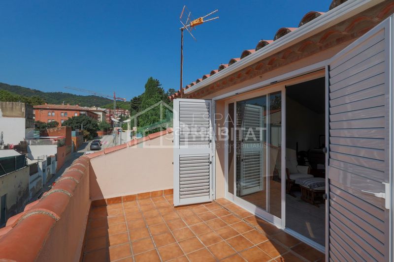 Foto a1e9bfeb-af3e-45ae-9c5c-c17e7c2eeede. Casa adossada amb calefacció aparcament a Vilassar de Dalt