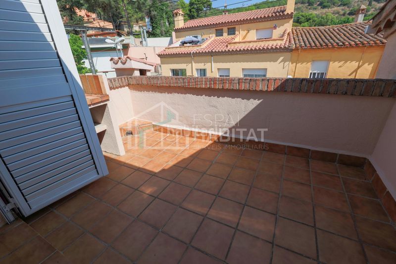 Foto db7a3379-8de1-4368-b62c-9a66ecf1738f. Casa adossada amb calefacció aparcament a Vilassar de Dalt