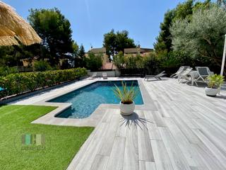 Xalet a Montornés-Las Palmas-El Refugio. Magnifica villa individual , 6 habitaciones , 4 baños . piscina