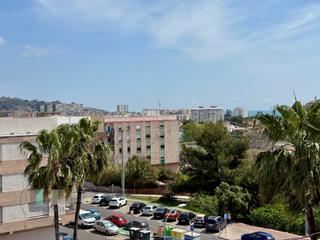 Piso  N/a. Piso de tres habitaciones en el pueblo de benicassim con pequeña
