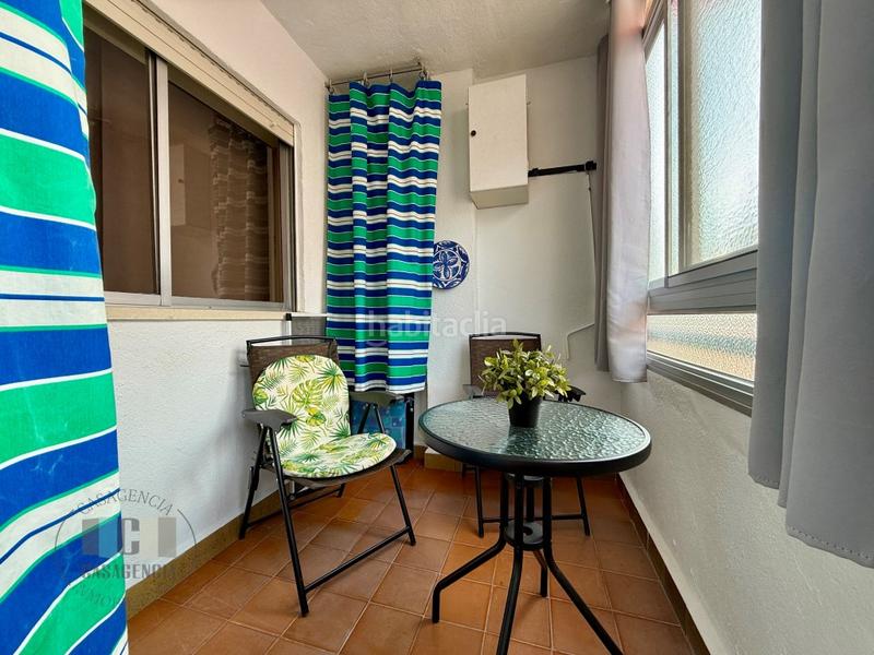 Foto 51fe7b57-18eb-4902-811b-03d5cb6d965a. Piso  de tres habitaciones en el Pueblo de benicassim con pequeña terraza en Benicasim / Benicàssim
