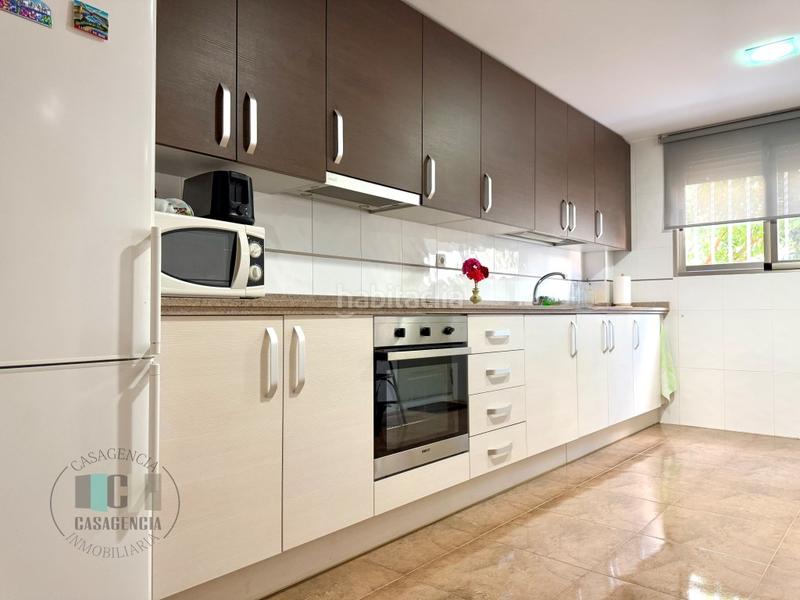 Foto d7f2e6ed-3683-43fd-9e81-d1a4643556d8. Chalet mit parking in Sierra Engarcerán