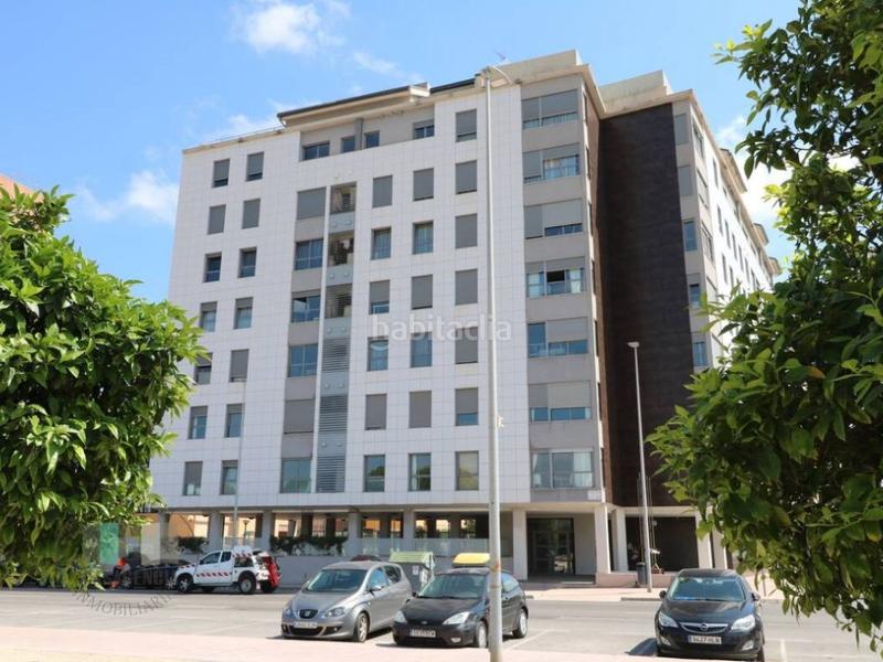 Foto 5051f6ea-db00-45b1-97a2-0fddad700bb7. Piso  con licencia turistica en boulevard vte.blasco ibañez en Castellón de la Plana