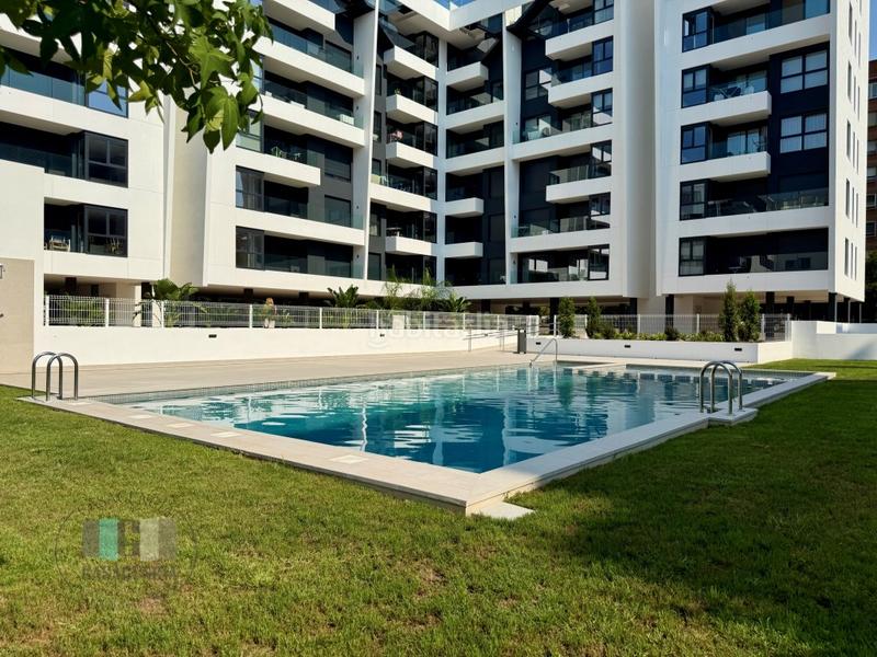 Foto 51d54466-1513-4ae8-a8ec-cef70f80c828. Pis amb aparcament piscina a Parque Sensal Castellón de la Plana