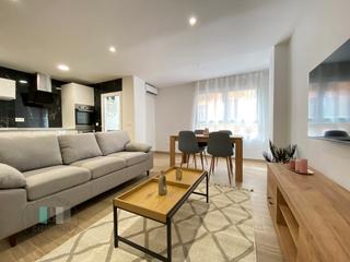 Location Appartement  N/a. Alquiler de piso totalmente reformado en zona sur con tres habit