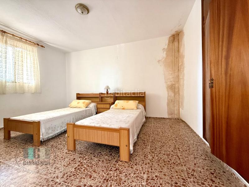 Foto 3c3c3770-6218-4814-8958-c1e198e0ca5b. Casa aparellada amb aparcament a Heliópolis Benicasim / Benicàssim