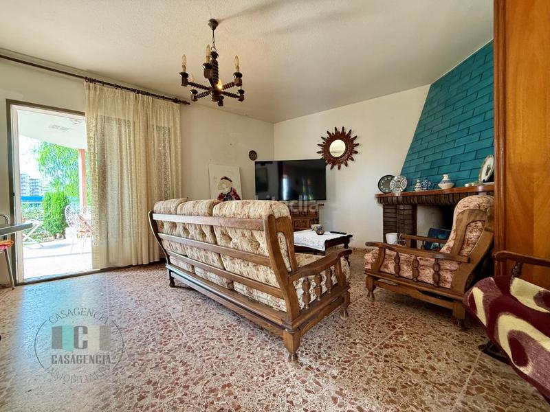 Foto 574ce702-4e1d-4093-963a-364d68cb3a10. Casa aparellada amb aparcament a Heliópolis Benicasim / Benicàssim